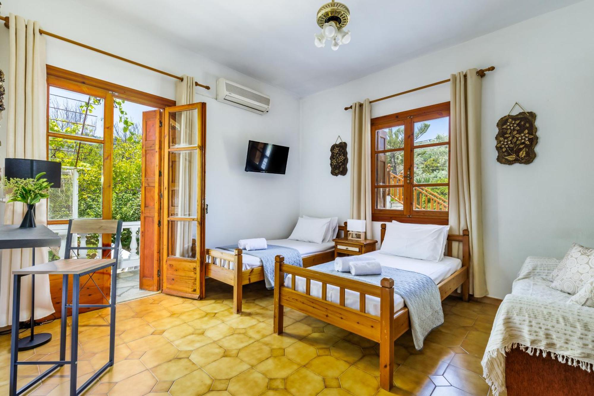 Panagou Studios Skopelos Town Exterior photo